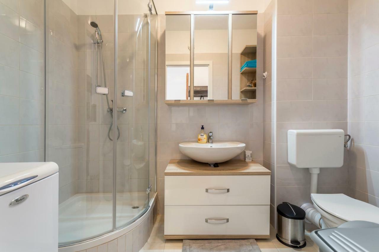 Apartment Luka สปลิท ภายนอก รูปภาพ