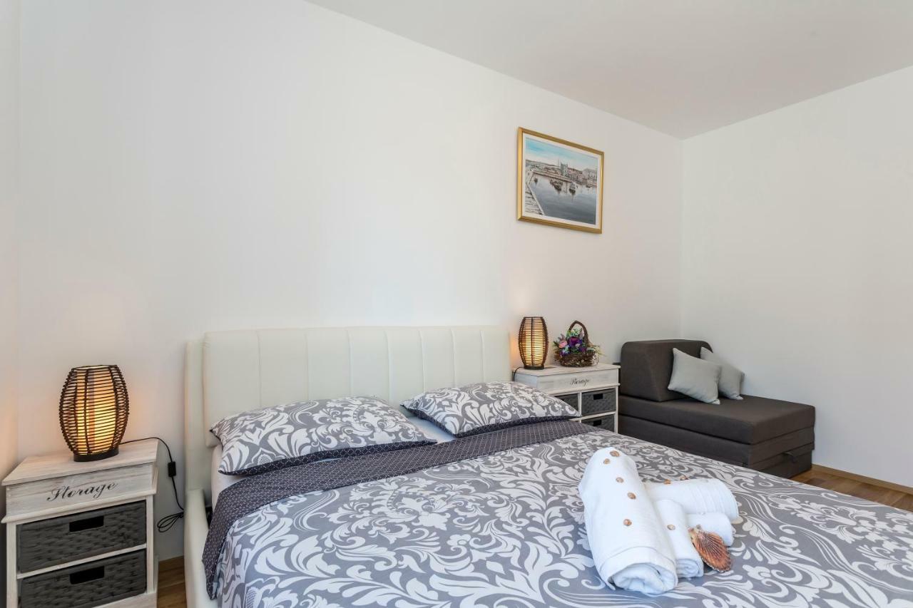 Apartment Luka สปลิท ภายนอก รูปภาพ