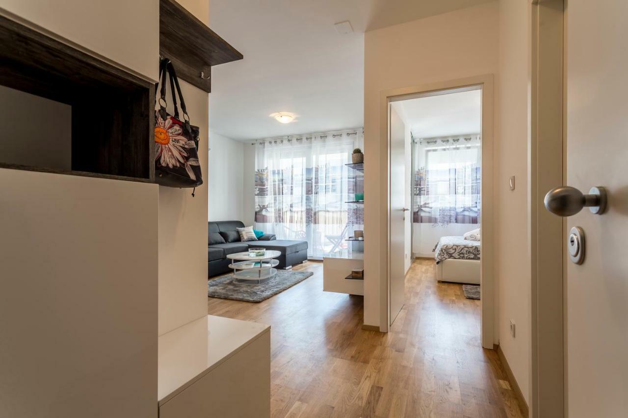 Apartment Luka สปลิท ภายนอก รูปภาพ